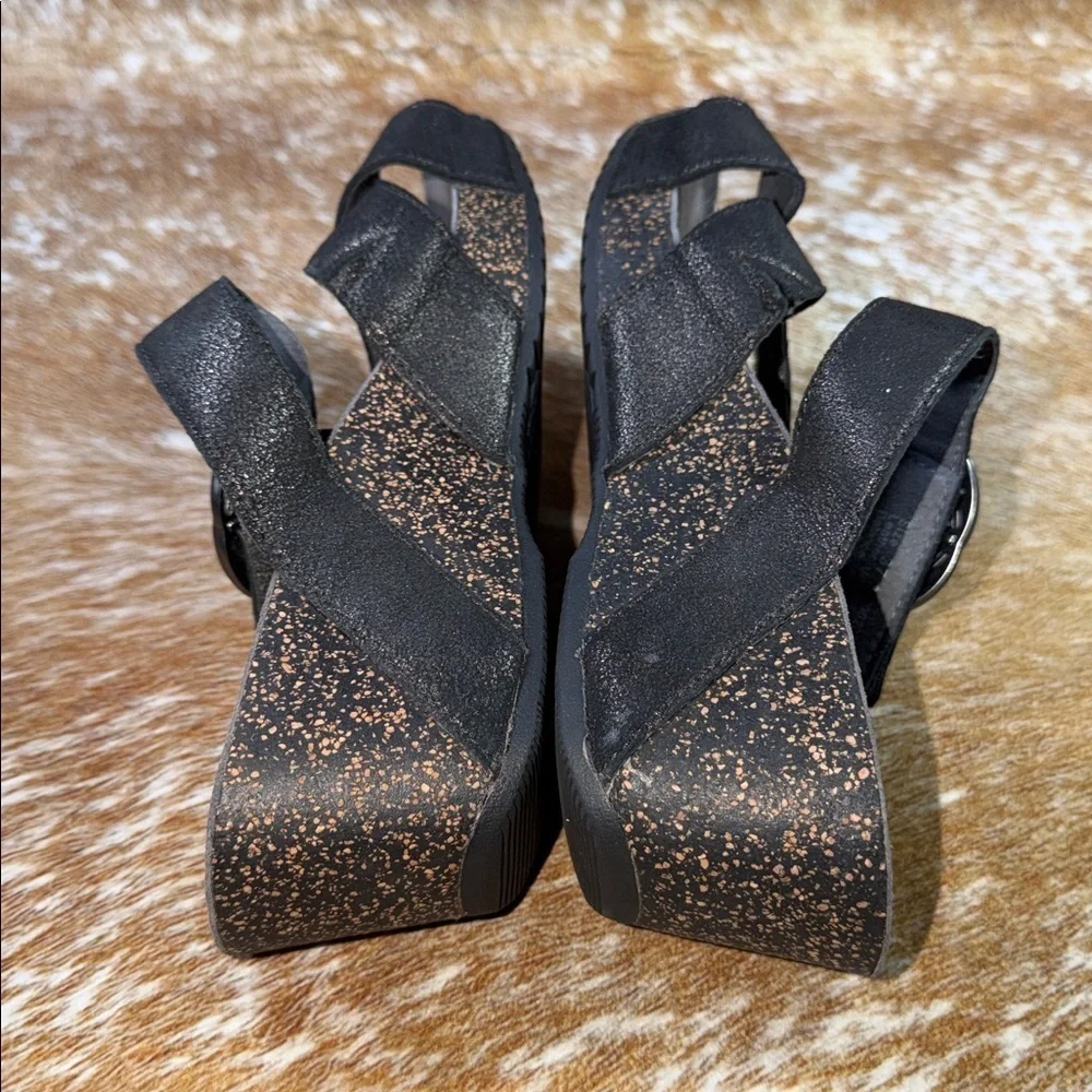 Dansko Susie Black Wedge Sandals Nubuck Leather EUC sz EU 37 Slip-On Comfort